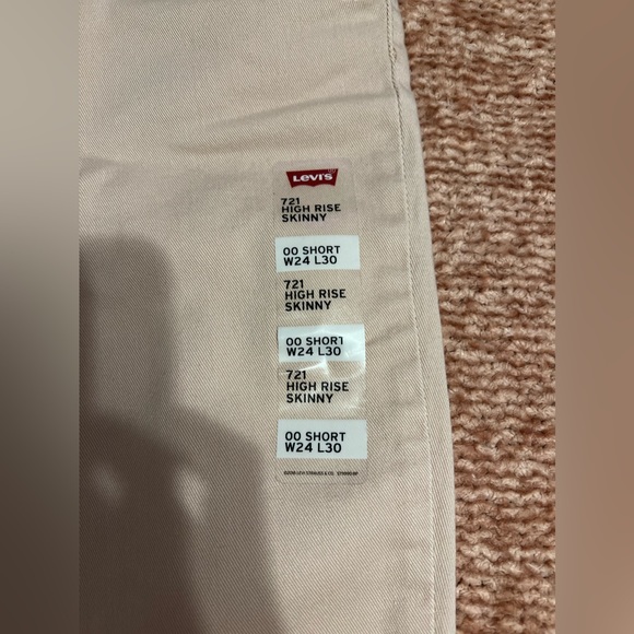High rise skinny baby pink Levi skinny BRAND NEW ❌ with tag - Picture 5 of 7